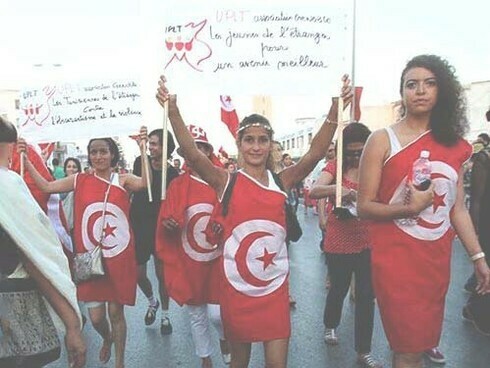 Aunque tenemos la primera mujer jefa de gobierno en 60 años, las mujeres no solo buscan reconocimiento y celebración, sino también los medios para cumplir con sus roles en forma y sustancia