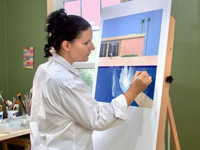 Laurence de Valmy with her Hockney
