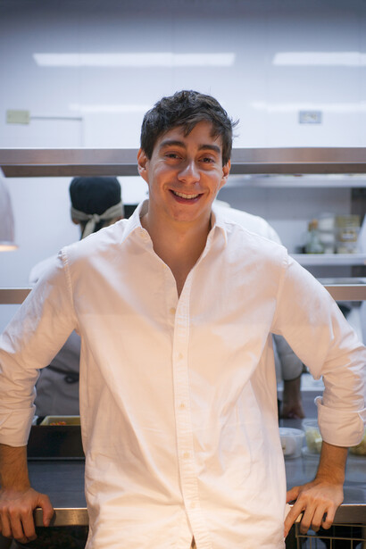 García ha transformado su restaurante en un laboratorio de sabores, donde fermentos, vajillas personalizadas e ingredientes exóticos dialogan con la tradición venezolana