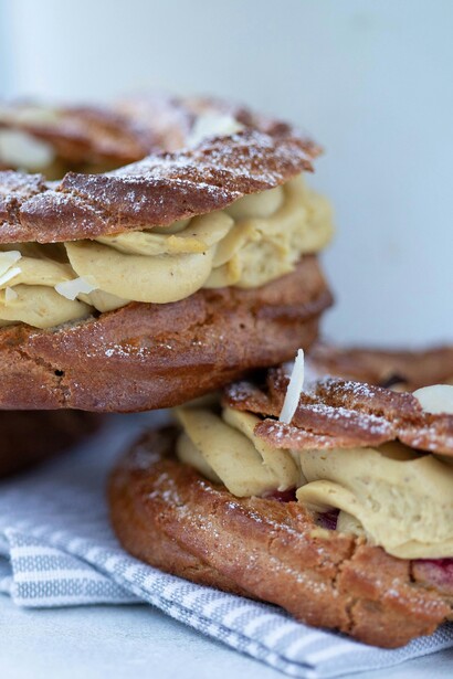 La pasta choux può essere impiegata sia in preparazioni dolci che salate, a seconda della farcitura e della presentazione