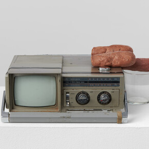 Michael E. Smith, untitled, 2021, tv stereo, epoxy putty, glass, 12 x 42 x 34 cm
