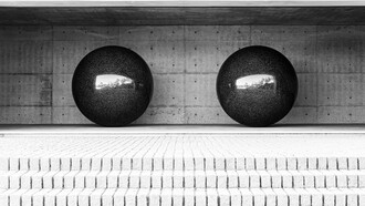 Podemos concordar que a contemporaneidade desafia sentidos, formas e tradições, altera ritmos e desafia o conhecido