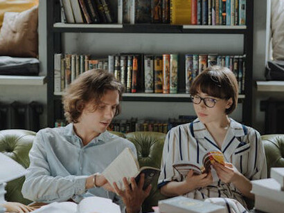 Their conversation highlights the power of mental flexibility, as they consider how adapting our beliefs in response to new information can enhance problem-solving and innovation