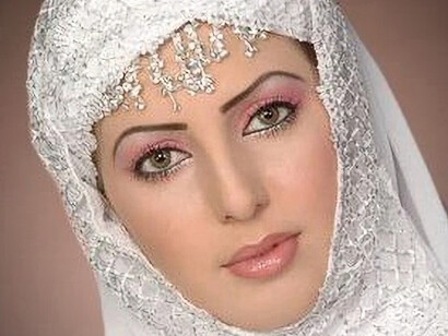 Omán tiene un alma intrínsecamente poética. La poesía no es un arte reservado a unos pocos, sino un lenguaje que se entrelaza con el tejido de la vida cotidiana