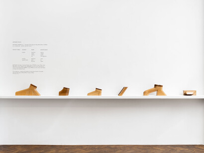Ian Hamilton Finlay, Fragments, ausstellungsansicht. Mit freundlicher genehmigung der Galerie Hubert Winter