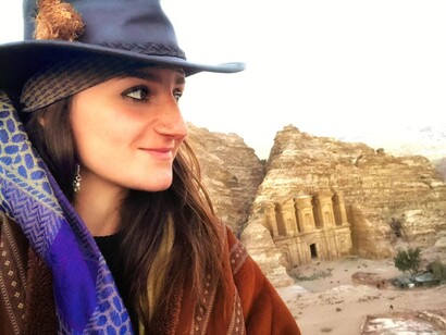 Cristina a Petra, Giordania. Vivere in un villaggio beduino con una cultura così diversa da quella in cui sei nato e cresciuto non è stato rose e fiori