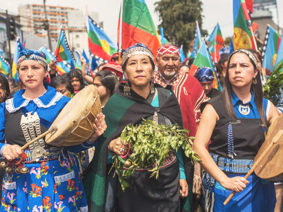Representantes y miembros del pueblo mapuche, quienes abogan por un Estado chileno plurinacional