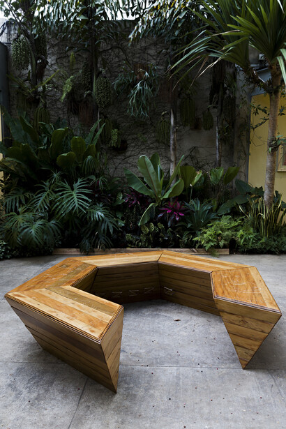 f.marquespenteado, Banco 3 novelas, 2014, reused wood embroidery by hand with waxed rope, Edition: N/A, 52 x 232 cm ø. Cortesia de Mendes Wood DM , São Paulo