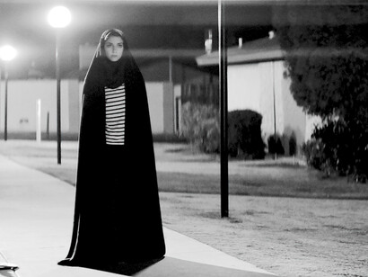 Sheila Vand como vampira no filme 'Bad City'