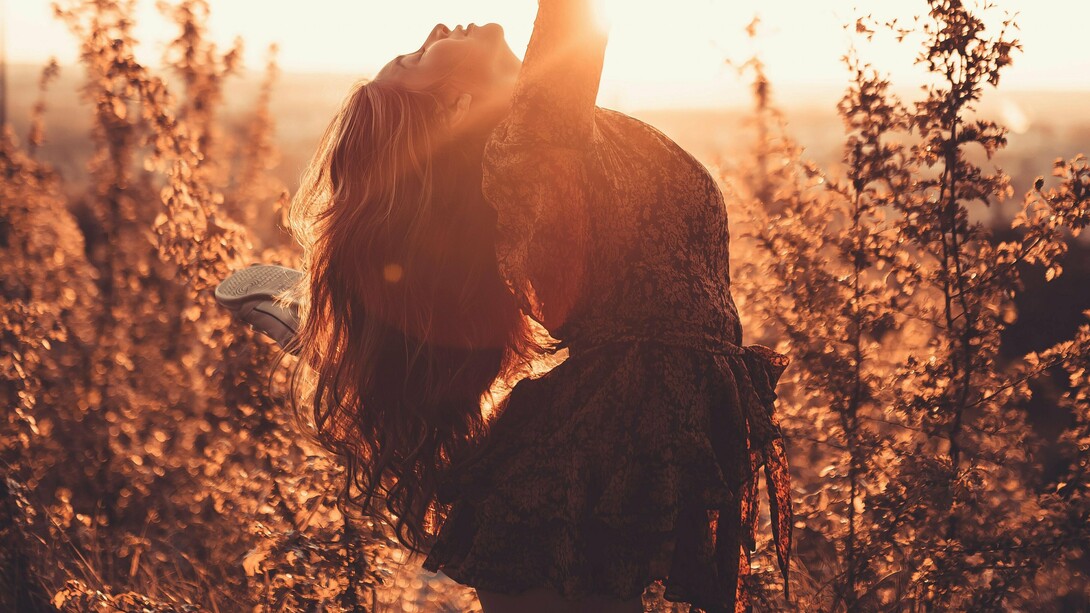 Ymã, magneto do amor, este será seu nome nômade, soprado em seus ouvidos pela matriarca e patriarca que irão te receber. Você será batizada na Ônix, tribo real dos tempos futuros que ainda virão. Tempos de união e compaixão, liberdade e igualdade. Tempo de ser humano, e não de apenas estar