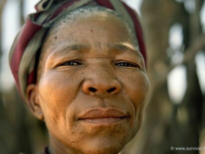 Donna boscimane © Survival