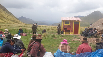 "Runa Simi": Warmikunarayku 2022 t'inkuy Rio Norte ayllupi. Chaypin llipinku hunukuranku  ("En marcha": Conferencia de Mujeres 2022 en la Comunidad Río Norte. Allí se reunieron todos)