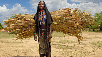 Etiopia del Sud – Donna di una tribù della Valle dell’Omo. Ph Sergio Pessolano