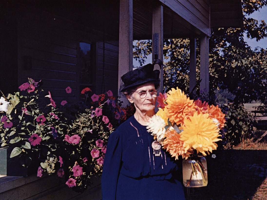 Guy Stricherz, Americans in Kodachrome 1945-65, Dehlias for Church, Fraziers Bottom, West Virginia. Photographer: Harold H. Frazier, 1946. Courtesy of Rosegallery