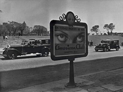 Horacio Coppola. Plaza San Martín desde Kavanagh (Plaza San Martín from Kavanagh). 1936. Gelatin silver print, 7 5/16 x 10 1/2″ (18.5 x 26.7 cm). Private collection © 2015 Estate of Horacio Coppola