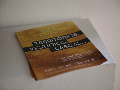 «Territórios, vestígios, lascas» na Galeria Trem