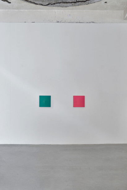 Marià Serra Riera, [Into the veil], exhibition view. Courtesy of Axel Vervoordt Gallery