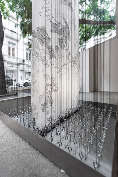 Michelle Dabul, Fandake, vista de exhibición. Cortesía de la Galería Praxis 