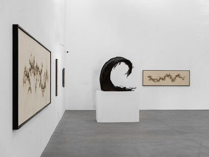 Douglas White, The great wave, exhibition view. Courtesy of Leila Heller Gallery