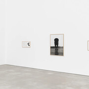 Helena Almeida, vista da exposição. Cortesia da Galeria Francisco Fino