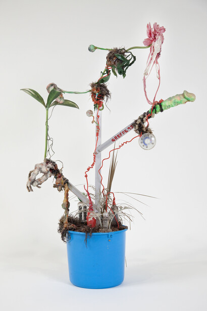 Tetsumi Kudo, Graft '72 (Greffe '72)
1972, Plastic, metal, soil, thermometer, resin, adhesive, paint, hair and rope, 88.9 x 58.4 x 38.1 cm / 35 x 23 x 15 in. Photo: Jessica Eckert
© Estate of Tetsumi Kudo, ADAGP, Paris, ARS, New York and DACS, London 2015, Hiroko Kudo. Courtesy Hauser & Wirth and Andrea Rosen Gallery