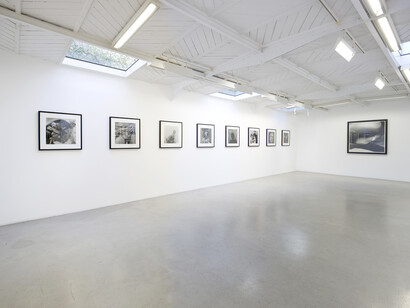 Vue de l'exposition "Un Mondo Traicionado", kamel mennour, Paris, 2014, © ADAGP Alberto Garcia-Alix, Photo: Fabrice Seixas, Courtesy the artist and Kamel Mennour, Paris
