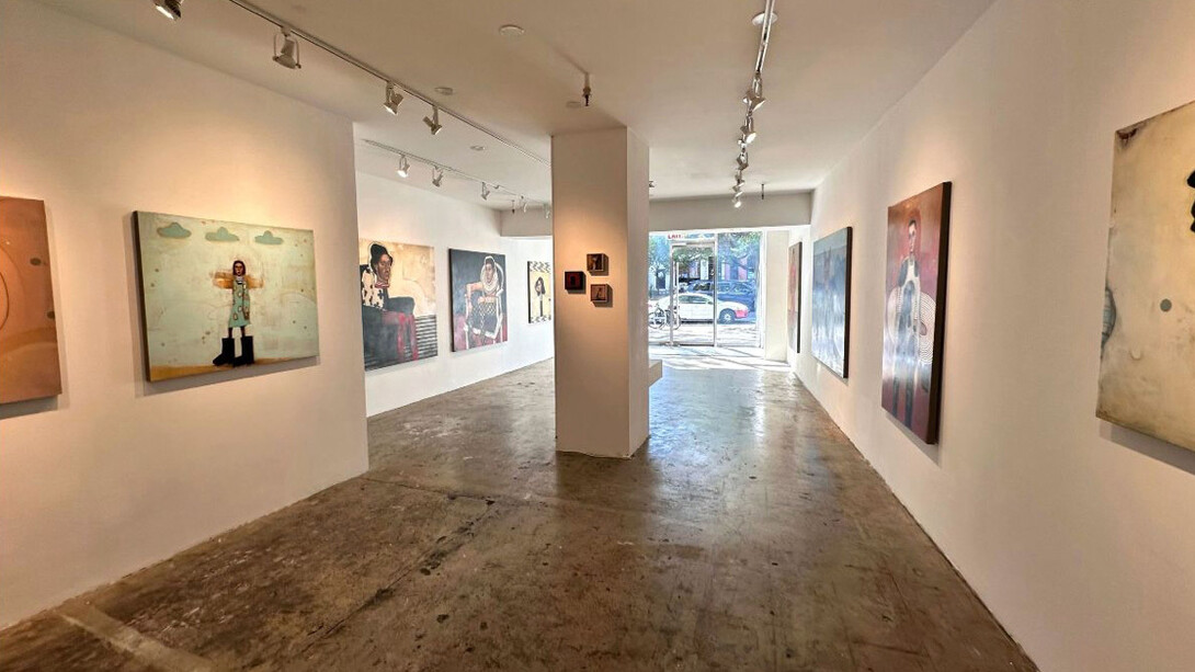 Michele Mikesell, Of watchers, tricksters and the bold, exhibition view. Courtesy of Decorazon Gallery