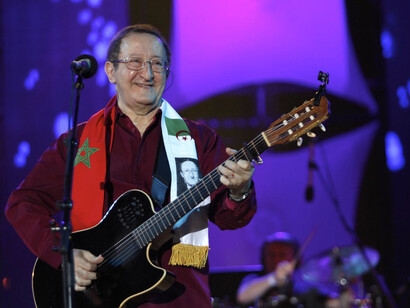 Idir è il musicista cabilo più conosciuto all'estero, prossimamente è in uscita un album tributo con i suoi brani interpretati da Charles Aznavour, Francis Cabrel, Patrick Bruel, Maxime Le Forestier e altri famosi chansonnier francesi