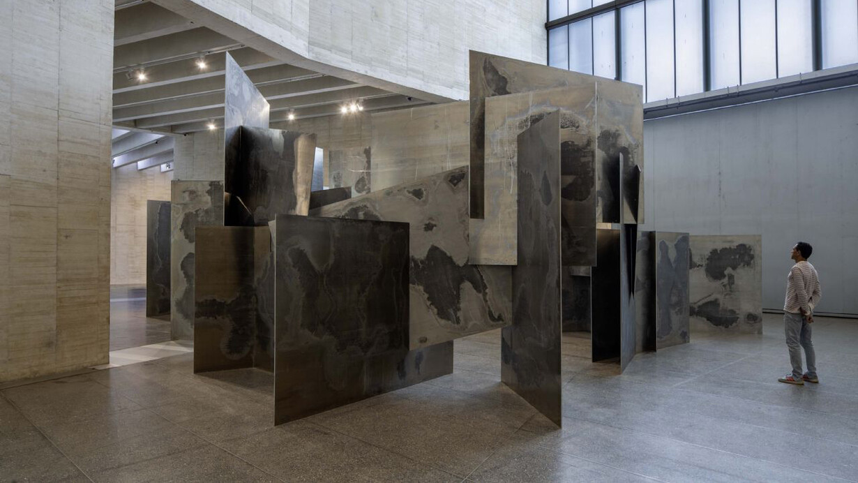 Ana Laura Aláez, Pabellón de escultura, vista de exhibición. Cortesía de MUSAC
