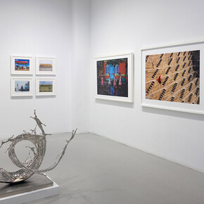 Edward Burtynsky, On the road, exhibition view. Courtesy of Sundaram Tagore Gallery