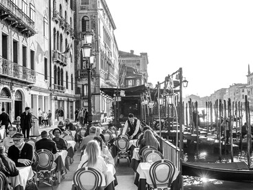 Caffé Omnibus, esterno. Venezia, Italia