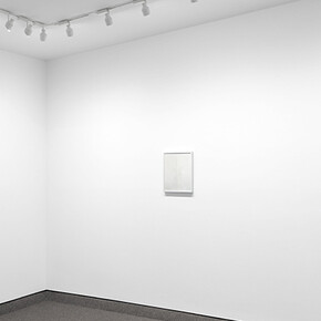 Sarah Charlesworth. Courtesy of Krakow Witkin Gallery