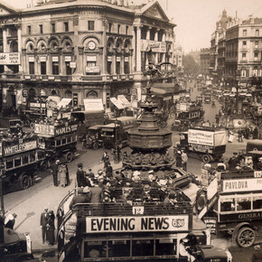 Piccadilly Circus, traffic scene, 1919 