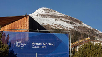 Exterior de una sede del Foro Económico Mundial de Davos, realizado en enero de 2023