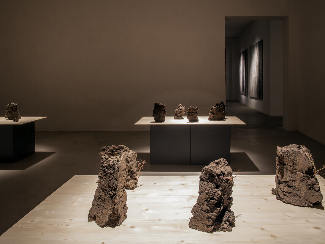 Federico Gori, 13/12, 2012, terracotta, dimensioni ambientali, veduta dell’installazione, Palazzo Fabroni, Arti Visive Contemporanee, Pistoia 2015. photo credits: Bärbel Reinhard