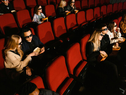 Muchos cineastas han optado por realizar comedias burdas, o dramas vividos por personajes rostros