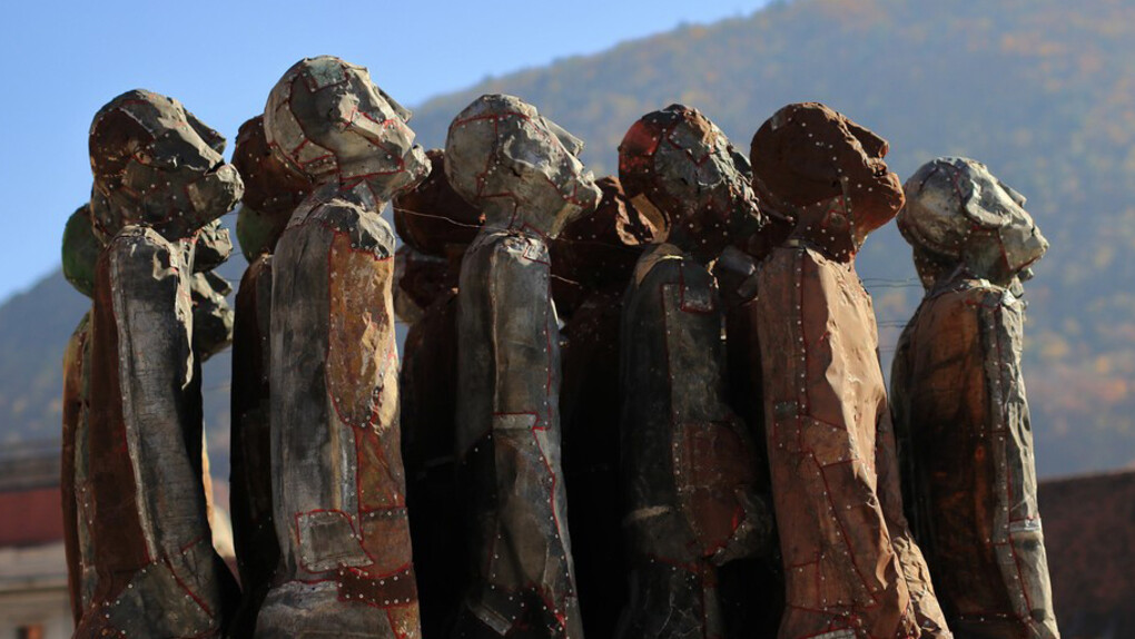 Moving Monuments. Courtesy of Nasui Collection & Gallery 