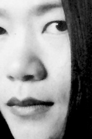 Il a pris ma main dans la sienne et a traversé avec moi, affrontant les regards moqueurs. L’un des rares gestes de tendresse qu’il m’ait offerts