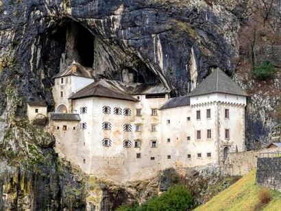 Castel Lueghi (in sloveno grad Predjama) è un castello della Slovenia, la cui costruzione iniziò nel XII secolo. Nel periodo tra le due guerre mondiali, la località omonima nel quale è situato si trovava in territorio italiano inquadrato nella provincia di Trieste, nel comune di Bucuie, che attualmente dipende dalla città di Postumia (Carniola Interna-Carso)