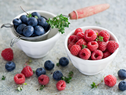 Colazione naturale con frutti di bosco