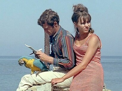 Jean-Paul Belmondo e Anna Karina al mare