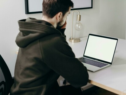 La empatía con el lector, entendida como la capacidad de anticipar sus conocimientos, necesidades y expectativas, es un requisito clave del lenguaje claro