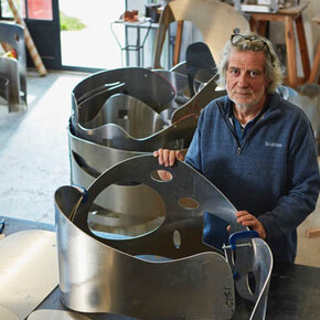 Jeff Lowe in his studio taken by Paul Murphy, 2019
