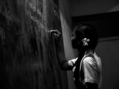 Los dos puntos se pueden usar para separar oraciones entre las que se establece una relación