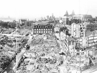 Liverpool nach schweren Bombenangriffen