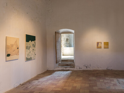 Alba Suau, Plaza blanca, exhibition view. Courtesy of Alzueta Gallery