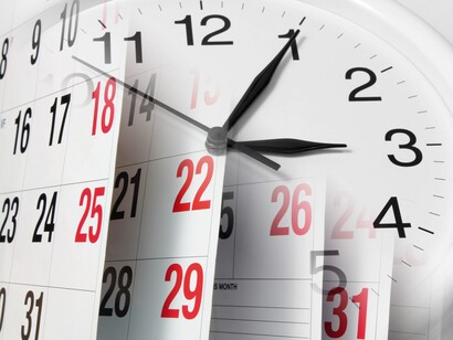 El paso del tiempo en el reloj y el calendario