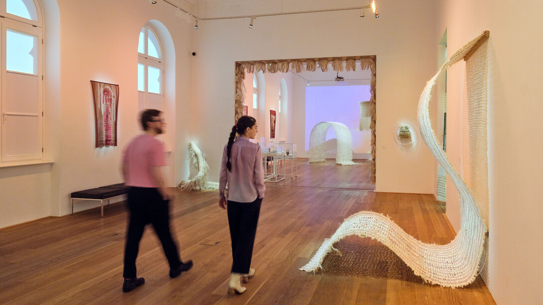 Damien Ajavon, Threads of becoming: shifting matter and form in translation, exhibition view. Courtesy of Museum für Kunst und Gewerbe Hamburg