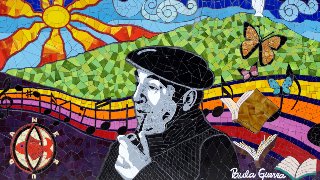 Mosaico del poeta chileno, premio Nobel de Literatura, Pablo Neruda en la calle Dardignac, en el barrio Bellavista, Santiago de Chile
