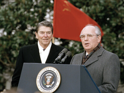 Ronald Reagan, presidente de los Estados Unidos desde 1981 a 1989, y Mijaíl Gorbachov